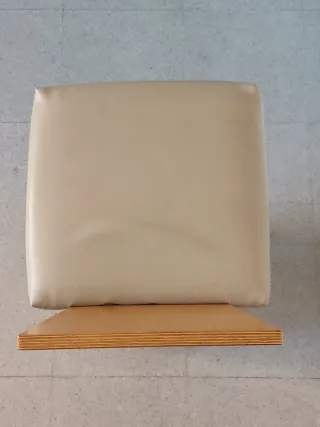 Taburete Diseño Industrial de madera y aluminio