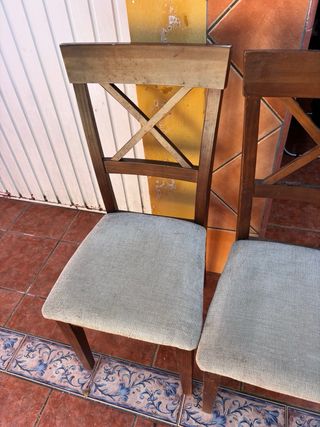 Sillas de madera tapizadas beige