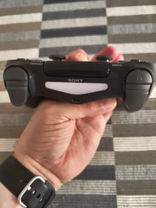 Consola PS4 500GB + 6Juegos