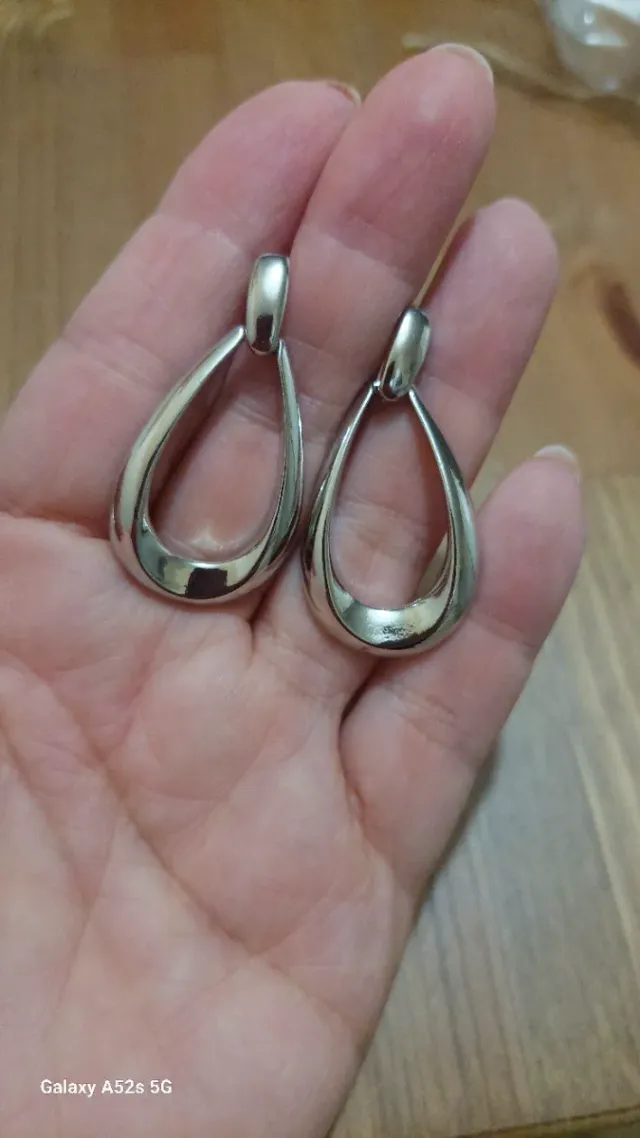 Pendientes largos plateados