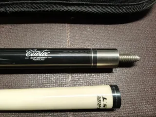 Taco de billar Cuetec Tru-Glide S.S.T. con funda