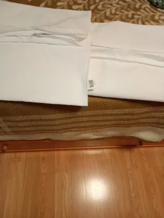 Cubre colchón blanco