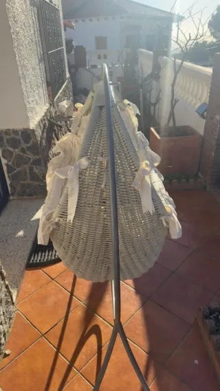 Cuna mecedora vintage mimbre