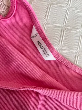 Top asimétrico rosa de Mango - Talla XS-S.