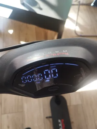 Patinete Eléctrico Red Bull Racing con intermitent