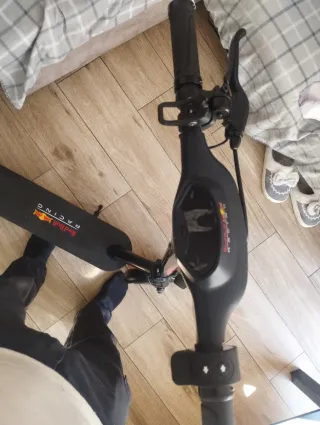 Patinete Eléctrico Red Bull Racing con intermitent