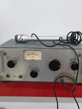 Amplificador Vintage Micrófono VU