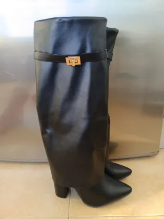 Botas de tacón negras para mujer