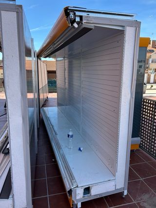 Murales refrigerados lácteos