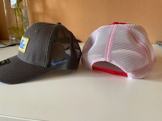 Gorras New Era Negras y Doradas