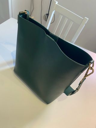 Bolso verde de cuero