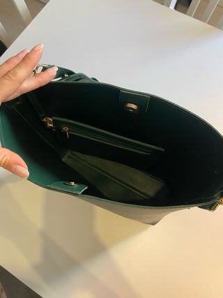 Bolso verde de cuero