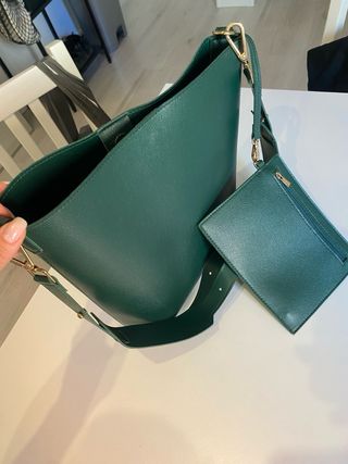 Bolso verde de cuero