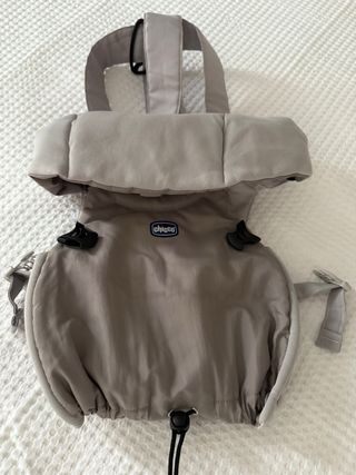 Mochila Portabebés Chicco Easy Fit Gris