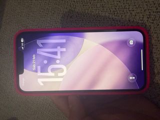 iPhone 13 Rosa con Funda Rosa Magnética