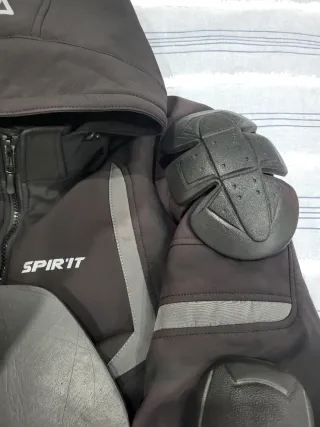Chaqueta moto usada, marca SPIR'IT con protectores