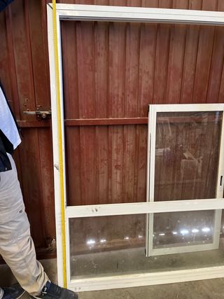 Ventana aluminio blanco cristal fijo abajo