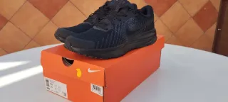 Zapatillas Nike Running Negras y Grises