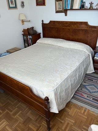 Cama antigua nogal y raíz 150x180