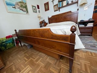 Cama antigua nogal y raíz 150x180