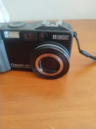 Cámara Digital Ricoh Caplio GX Negra