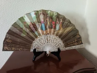 Abanico antiguo decorado