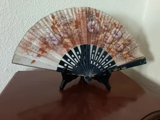 Abanico antiguo decorado