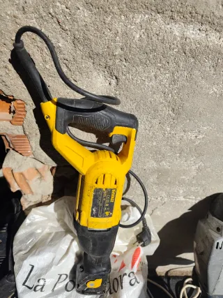 Sierra de sable Dewalt