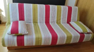 Sofá Cama Rayas Rojo, azul y verde