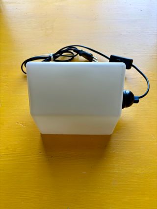 Bookrest Lamp - Lampada da comodino a forma di Cas