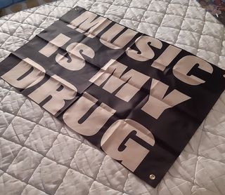 Bandera "La Música es Mi Droga"