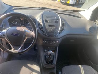 Ford Transit Courier 2022