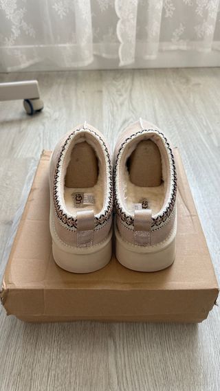 UGG Pantuflas Beige