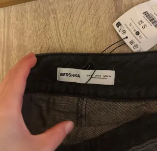 Falda corta vaquera Bershka