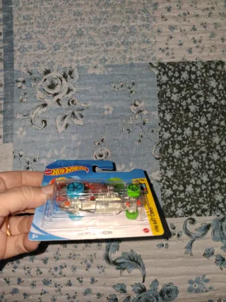 Coche Hot Wheels Rocket Oil Amarillo