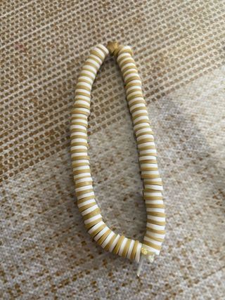 Pulsera hecha a mano con dedicación