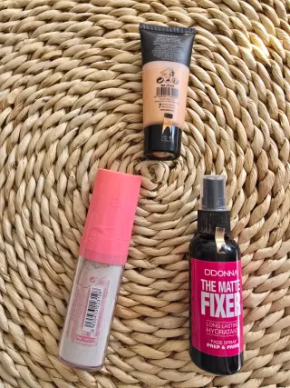 Pack Maquillaje DDONNA: Base, Polvos y Fijador