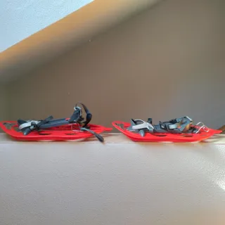 Raquetas de nieve TSL 225 Rando en color rojo.