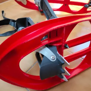 Raquetas de nieve TSL 225 Rando en color rojo.