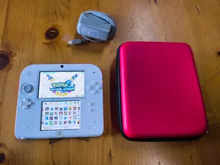 Nintendo 2DS Blanca con Juegos.