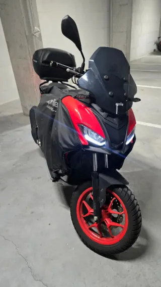 Aprilia SR GT 125 Sport. Año 2023