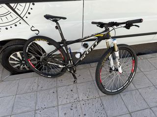 Bicicleta Scott Carbono esta casi sin uso