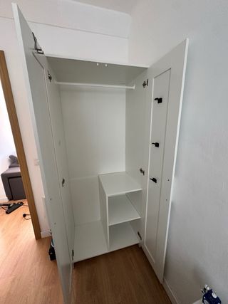 Armario blanco Ikea madera