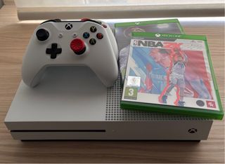 Xbox One S 1TB Bianca + 2 Controller + NBA 2K22
