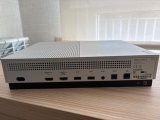 Xbox One S 1TB Bianca + 2 Controller + NBA 2K22