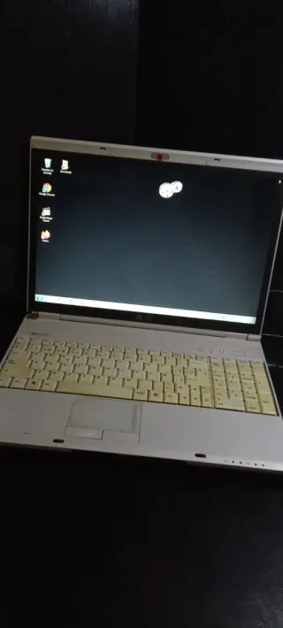 Portátil LG E500 Plata/Beige