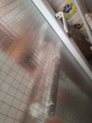 Puerta de aluminio con cristal