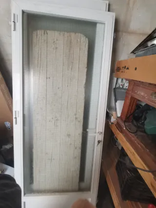 Puerta de aluminio con cristal