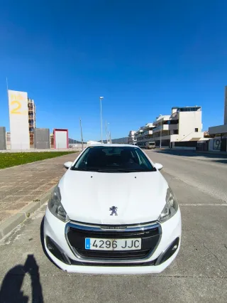 Peugeot 208 2015