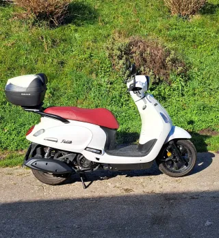 Moto Scooter 125cc Blanco